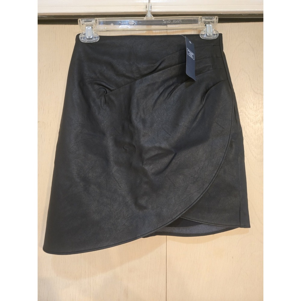 Abercrombie & Fitch Faux Leather Wrap Mini Skirt Black Women's Medium NWT